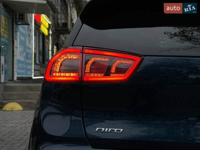 Синій Кіа Niro, об'ємом двигуна 1.58 л та пробігом 92 тис. км за 19800 $, фото 16 на Automoto.ua