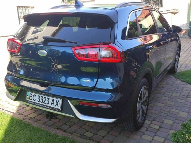 Синій Кіа Niro, об'ємом двигуна 1.6 л та пробігом 178 тис. км за 16800 $, фото 3 на Automoto.ua