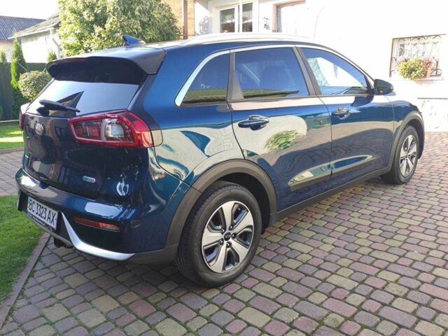 Синій Кіа Niro, об'ємом двигуна 1.6 л та пробігом 178 тис. км за 16800 $, фото 4 на Automoto.ua
