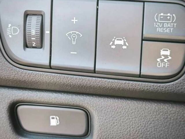 Синий Киа Niro, объемом двигателя 1.6 л и пробегом 156 тыс. км за 14129 $, фото 4 на Automoto.ua