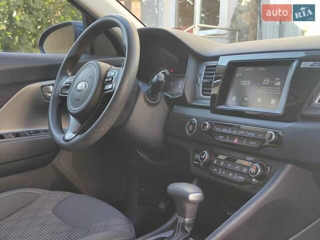Синий Киа Niro, объемом двигателя 1.6 л и пробегом 177 тыс. км за 17200 $, фото 37 на Automoto.ua