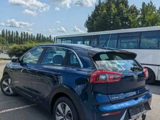 Синий Киа Niro, объемом двигателя 1.6 л и пробегом 156 тыс. км за 14129 $, фото 2 на Automoto.ua