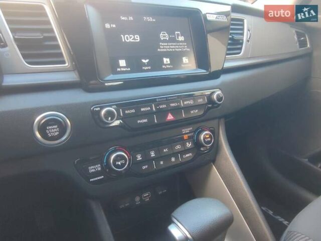Синий Киа Niro, объемом двигателя 1.6 л и пробегом 177 тыс. км за 17200 $, фото 42 на Automoto.ua