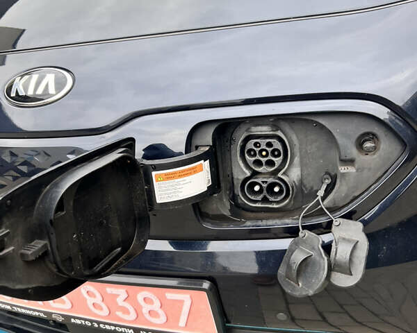 Синій Кіа Niro, об'ємом двигуна 0 л та пробігом 65 тис. км за 18500 $, фото 8 на Automoto.ua