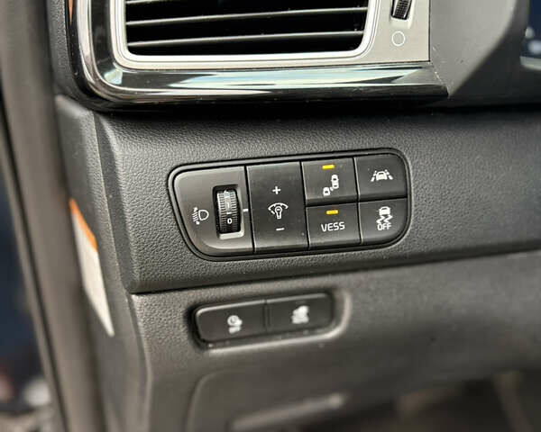 Киа Niro 2019 в Коломые на Automoto.ua Синий Киа Niro, объемом двигателя 0 л и пробегом 127 тыс. км за 16999 $, фото 17 на Automoto.ua