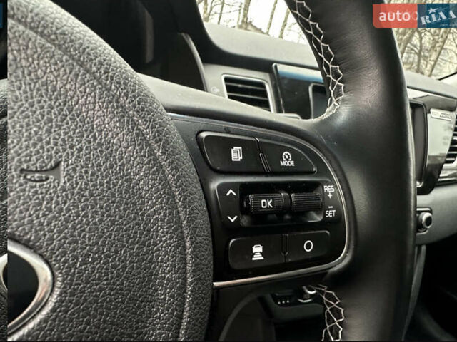 Синій Кіа Niro, об'ємом двигуна 0 л та пробігом 83 тис. км за 18700 $, фото 24 на Automoto.ua