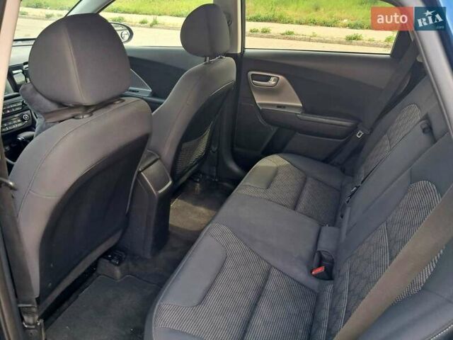 Синий Киа Niro, объемом двигателя 1.58 л и пробегом 371 тыс. км за 14000 $, фото 11 на Automoto.ua