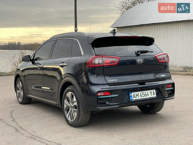 Синій Кіа Niro, об'ємом двигуна 0 л та пробігом 130 тис. км за 18455 $, фото 20 на Automoto.ua