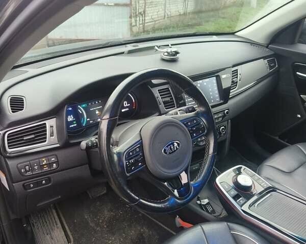 Синий Киа Niro, объемом двигателя 0 л и пробегом 132 тыс. км за 17000 $, фото 7 на Automoto.ua