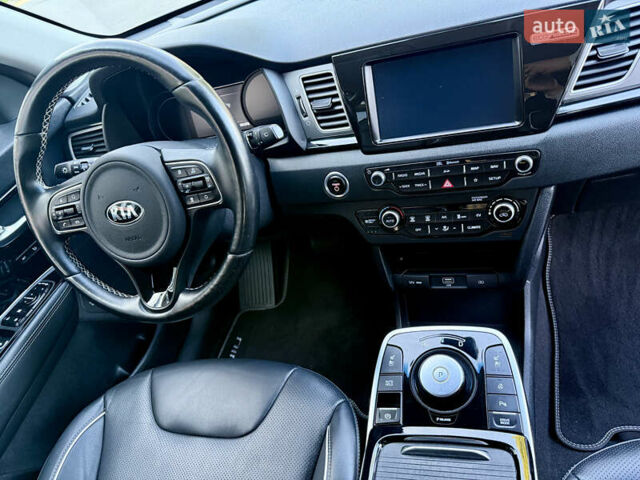 Киа Niro 2019 в Ровно на Automoto.ua Синий Киа Niro, объемом двигателя 0 л и пробегом 187 тыс. км за 17600 $, фото 27 на Automoto.ua