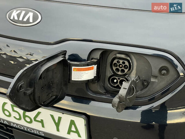 Синій Кіа Niro, об'ємом двигуна 0 л та пробігом 130 тис. км за 18455 $, фото 73 на Automoto.ua