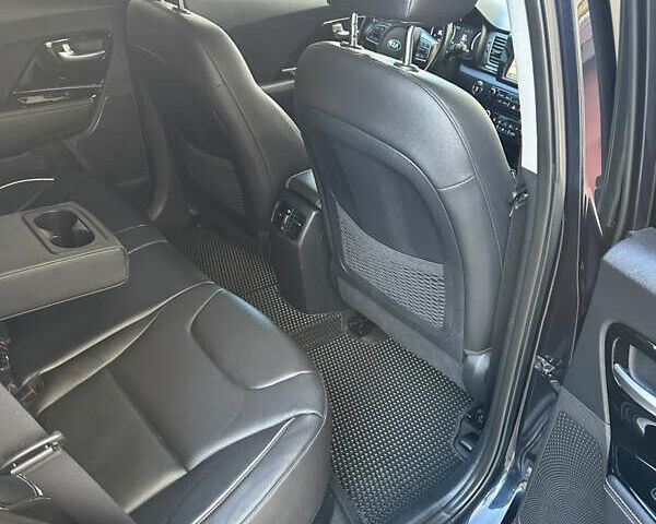Синий Киа Niro, объемом двигателя 0 л и пробегом 155 тыс. км за 18650 $, фото 78 на Automoto.ua