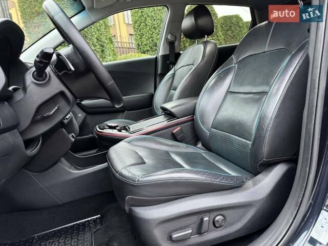 Синий Киа Niro, объемом двигателя 0 л и пробегом 172 тыс. км за 17150 $, фото 18 на Automoto.ua