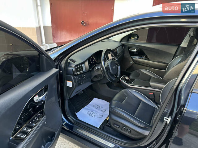 Синий Киа Niro, объемом двигателя 0 л и пробегом 155 тыс. км за 18650 $, фото 56 на Automoto.ua