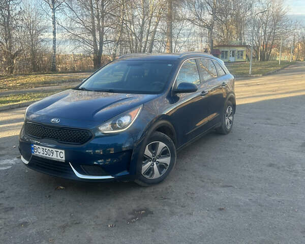 Синий Киа Niro, объемом двигателя 1.6 л и пробегом 82 тыс. км за 17600 $, фото 2 на Automoto.ua