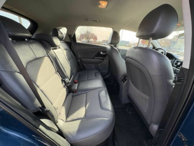 Синій Кіа Niro, об'ємом двигуна 1.6 л та пробігом 41 тис. км за 7300 $, фото 9 на Automoto.ua
