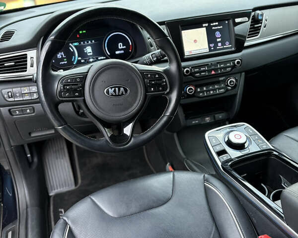 Киа Niro 2019 в Коломые на Automoto.ua Синий Киа Niro, объемом двигателя 0 л и пробегом 127 тыс. км за 16999 $, фото 13 на Automoto.ua