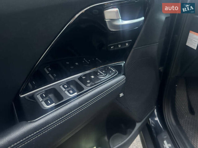 Синій Кіа Niro, об'ємом двигуна 0 л та пробігом 165 тис. км за 17500 $, фото 9 на Automoto.ua