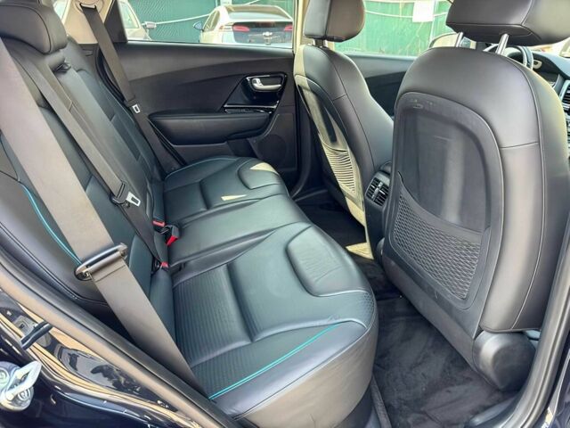 Киа Niro 2019 в Ровно на Automoto.ua Синий Киа Niro, объемом двигателя 0 л и пробегом 45 тыс. км за 13200 $, фото 10 на Automoto.ua