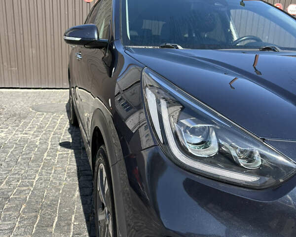 Синій Кіа Niro, об'ємом двигуна 0 л та пробігом 100 тис. км за 19300 $, фото 5 на Automoto.ua