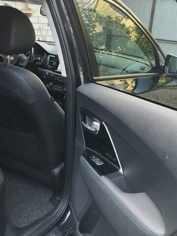 Синій Кіа Niro, об'ємом двигуна 0 л та пробігом 105 тис. км за 18500 $, фото 11 на Automoto.ua