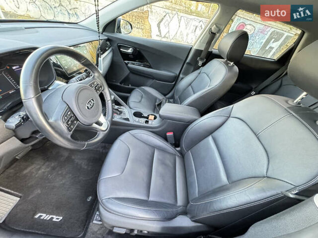 Синий Киа Niro, объемом двигателя 1.6 л и пробегом 52 тыс. км за 19800 $, фото 19 на Automoto.ua