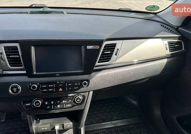 Киа Niro 2019 в Харькове на Automoto.ua Синий Киа Niro, объемом двигателя 0 л и пробегом 132 тыс. км за 18400 $, фото 22 на Automoto.ua