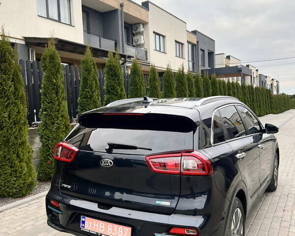 Синій Кіа Niro, об'ємом двигуна 0 л та пробігом 65 тис. км за 18500 $, фото 2 на Automoto.ua