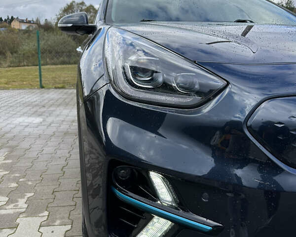 Синий Киа Niro, объемом двигателя 0 л и пробегом 120 тыс. км за 14999 $, фото 2 на Automoto.ua
