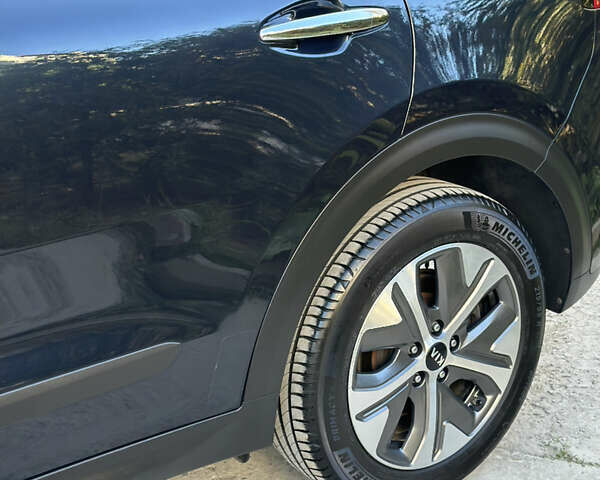 Синий Киа Niro, объемом двигателя 0 л и пробегом 155 тыс. км за 18650 $, фото 96 на Automoto.ua