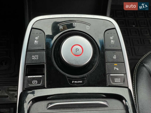 Синій Кіа Niro, об'ємом двигуна 0 л та пробігом 130 тис. км за 18455 $, фото 55 на Automoto.ua