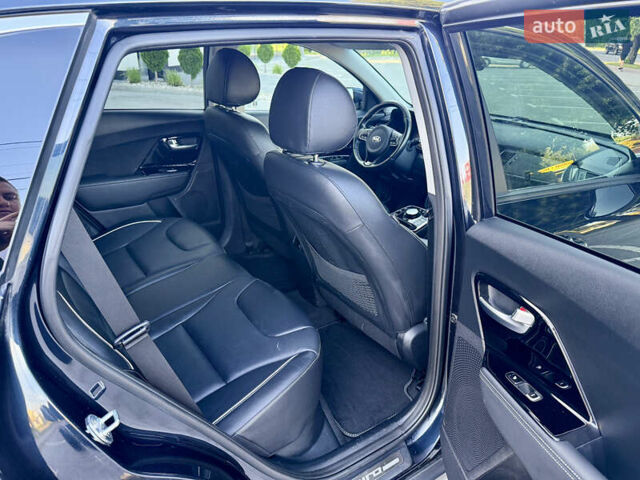 Киа Niro 2019 в Ровно на Automoto.ua Синий Киа Niro, объемом двигателя 0 л и пробегом 187 тыс. км за 17600 $, фото 19 на Automoto.ua