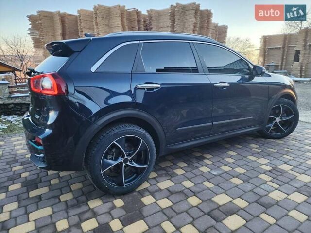 Синий Киа Niro, объемом двигателя 0 л и пробегом 119 тыс. км за 18300 $, фото 9 на Automoto.ua