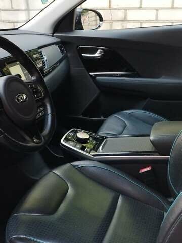 Синій Кіа Niro, об'ємом двигуна 0 л та пробігом 105 тис. км за 18500 $, фото 14 на Automoto.ua
