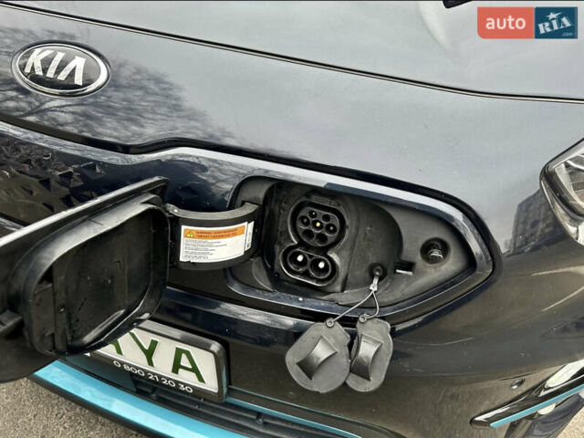 Синій Кіа Niro, об'ємом двигуна 0 л та пробігом 83 тис. км за 18700 $, фото 16 на Automoto.ua