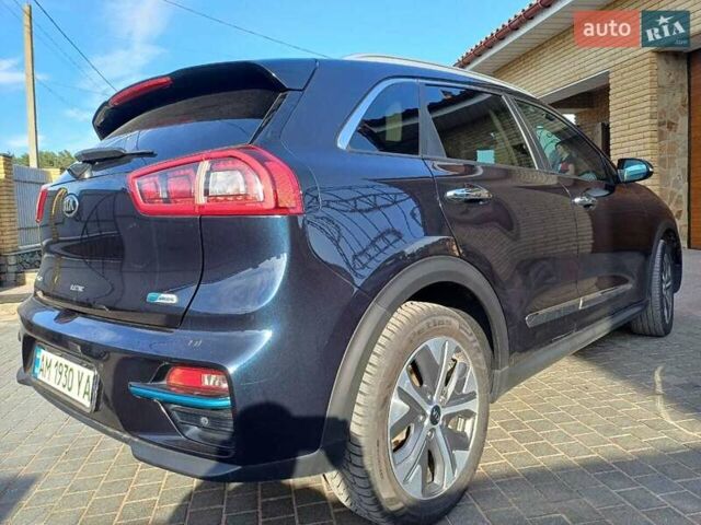 Синий Киа Niro, объемом двигателя 0 л и пробегом 164 тыс. км за 17500 $, фото 2 на Automoto.ua