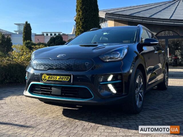 Синий Киа Niro, объемом двигателя 64 л и пробегом 191 тыс. км за 16400 $, фото 2 на Automoto.ua