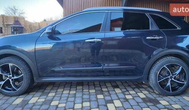 Синий Киа Niro, объемом двигателя 0 л и пробегом 119 тыс. км за 18300 $, фото 2 на Automoto.ua