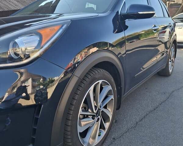 Синий Киа Niro, объемом двигателя 1.58 л и пробегом 65 тыс. км за 17999 $, фото 3 на Automoto.ua