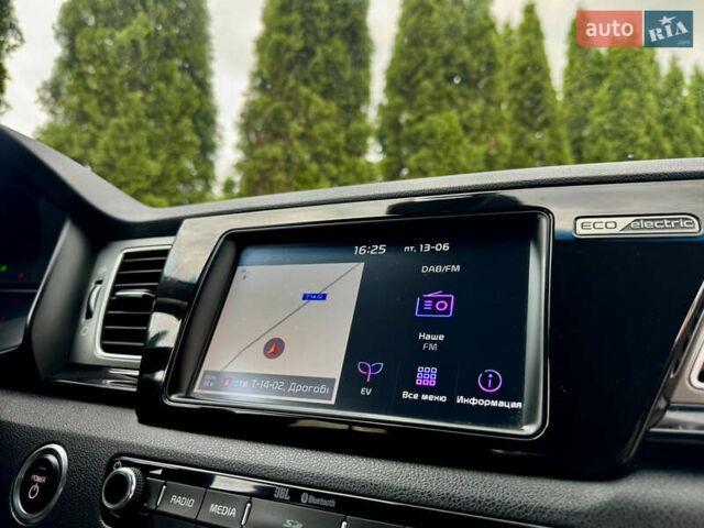 Синий Киа Niro, объемом двигателя 0 л и пробегом 88 тыс. км за 17777 $, фото 18 на Automoto.ua