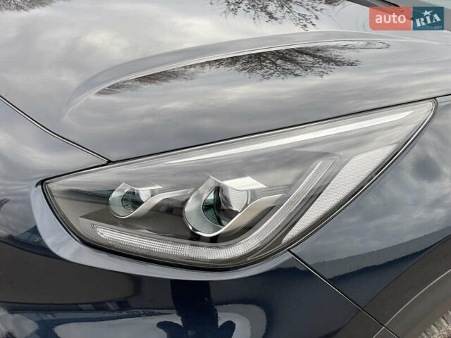 Синій Кіа Niro, об'ємом двигуна 0 л та пробігом 130 тис. км за 18455 $, фото 4 на Automoto.ua