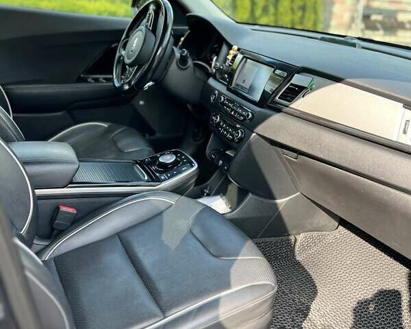 Синий Киа Niro, объемом двигателя 0 л и пробегом 163 тыс. км за 17782 $, фото 10 на Automoto.ua
