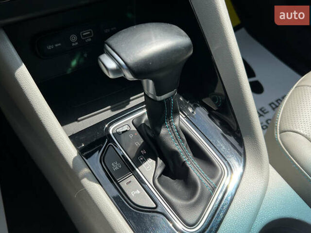 Синій Кіа Niro, об'ємом двигуна 1.6 л та пробігом 92 тис. км за 19700 $, фото 15 на Automoto.ua
