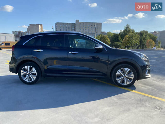 Синий Киа Niro, объемом двигателя 0 л и пробегом 129 тыс. км за 17999 $, фото 6 на Automoto.ua