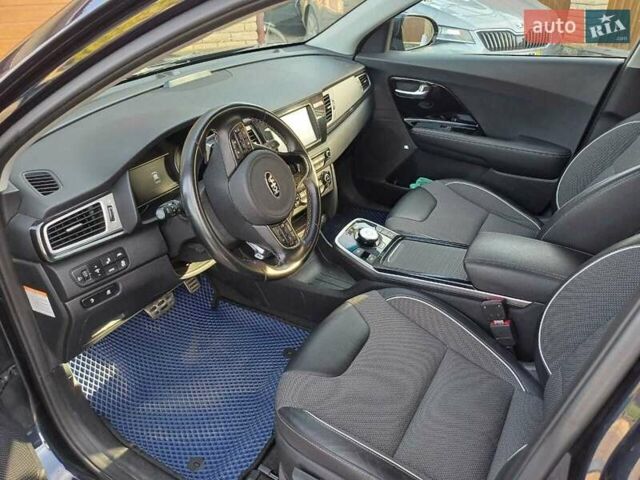 Синий Киа Niro, объемом двигателя 0 л и пробегом 164 тыс. км за 17500 $, фото 7 на Automoto.ua