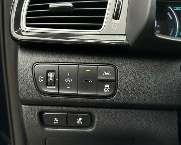 Синий Киа Niro, объемом двигателя 0 л и пробегом 120 тыс. км за 14999 $, фото 34 на Automoto.ua