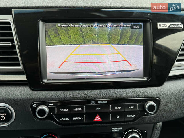 Синий Киа Niro, объемом двигателя 0 л и пробегом 88 тыс. км за 17777 $, фото 56 на Automoto.ua