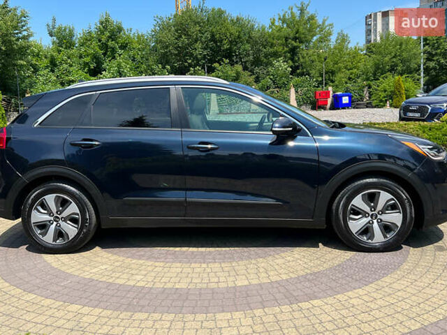 Синій Кіа Niro, об'ємом двигуна 1.6 л та пробігом 92 тис. км за 19700 $, фото 7 на Automoto.ua