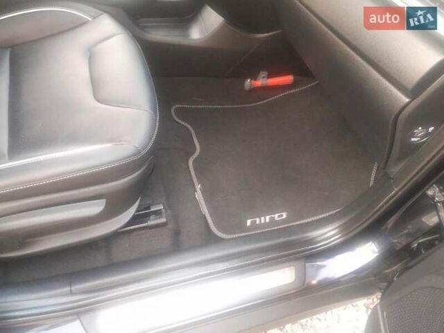 Синий Киа Niro, объемом двигателя 0 л и пробегом 128 тыс. км за 17800 $, фото 65 на Automoto.ua