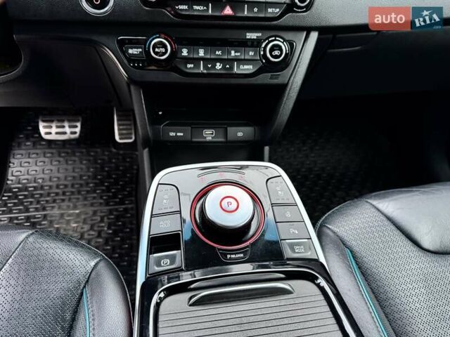 Синий Киа Niro, объемом двигателя 0 л и пробегом 172 тыс. км за 16950 $, фото 22 на Automoto.ua